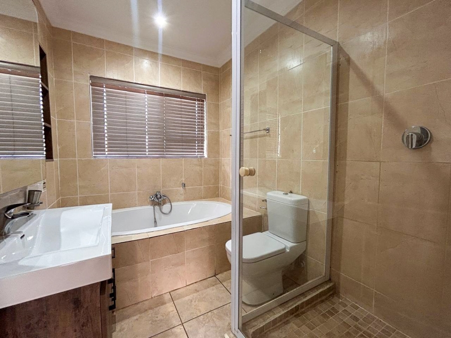 4 Bedroom Property for Sale in Grimbeeck Park North West